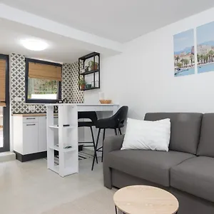 Apartment Tina In Centar With Parking, Split
